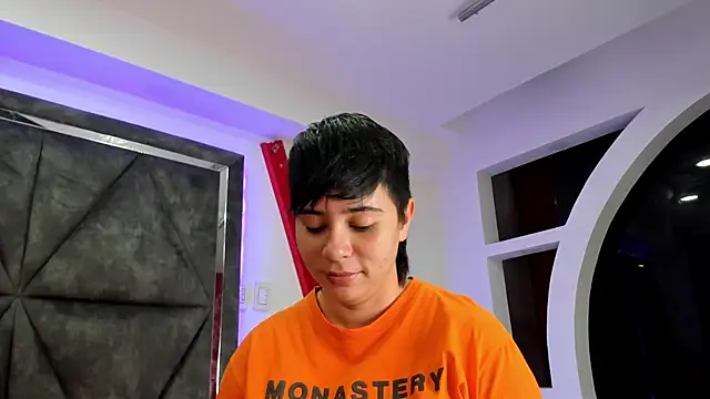 Snapshot of AbbySmiitth_ chatting on February 28, 9:38 pm AbbySmiitth online show from February 28, 9:38 pm