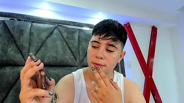 Snapshot of AbbySmiitth_ chatting on March 2, 10:05 pm AbbySmiitth online show from March 2, 10:05 pm