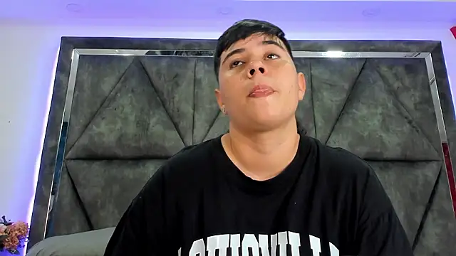 Snapshot of AbbySmiitth_ chatting on March 3, 10:26 pm AbbySmiitth online show from March 3, 10:26 pm