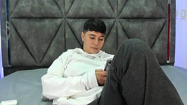 Snapshot of AbbySmiitth_ chatting on March 5, 11:34 pm AbbySmiitth online show from March 5, 11:34 pm