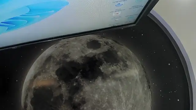 Snapshot of AbbySmiitth_ chatting on March 8, 2:04 am AbbySmiitth online show from March 8, 2:04 am