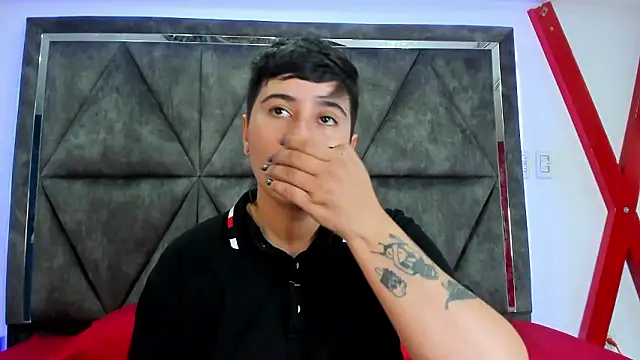 Snapshot of AbbySmiitth_ chatting on March 17, 10:35 pm AbbySmiitth online show from March 17, 10:35 pm