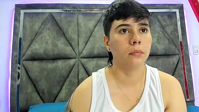 Snapshot of AbbySmiitth_ chatting on March 18, 10:13 pm AbbySmiitth online show from March 18, 10:13 pm