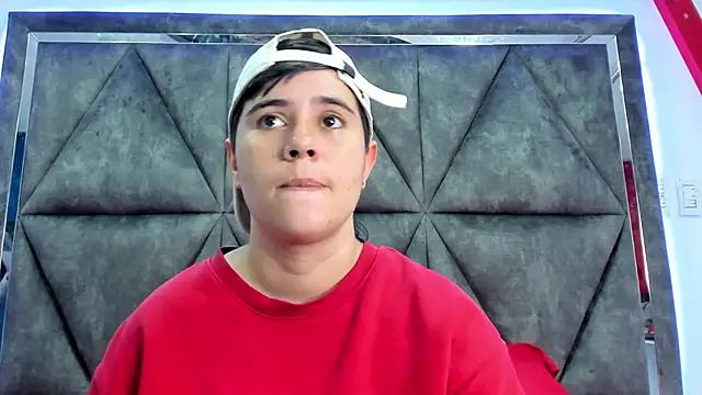 Snapshot of AbbySmiitth_ chatting on March 24, 11:43 pm AbbySmiitth online show from March 24, 11:43 pm