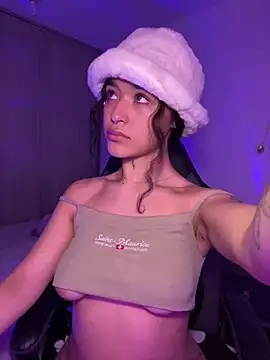 Crystal Dluna online show from September 30, 3:50 pm