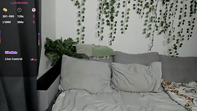 whoa-hoa-hoa-hoa-hoa online show from September 30, 5:40 pm