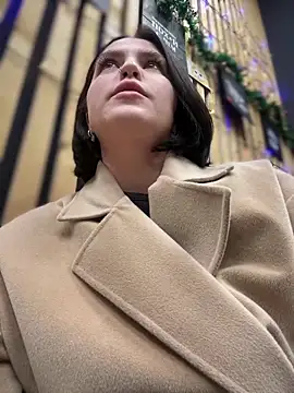 meow girl online show from December 15, 7:10 pm