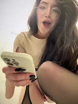 meow girl online show from February 2, 1:19 pm