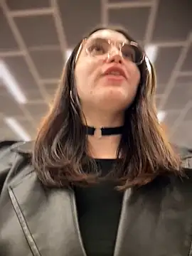 meow girl online show from December 4, 3:54 pm