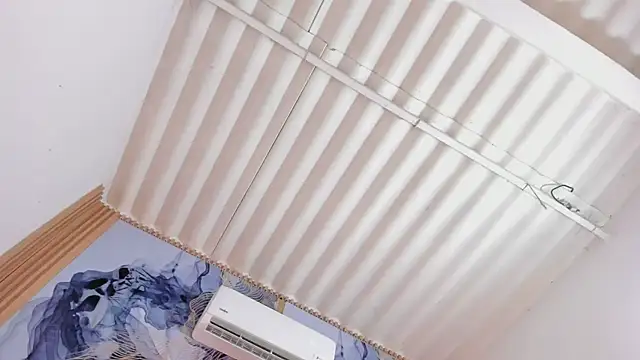 AlomdraPeach online show from February 2, 8:08 pm