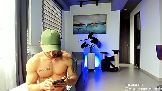 Maximo Marcelo online show from February 28, 1:14 pm