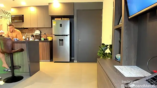 Maximo Marcelo online show from March 14, 2:10 am