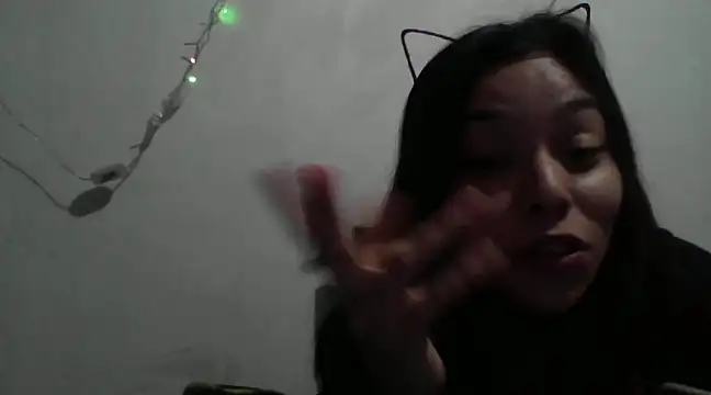 Snapshot of adry_moon666 chatting on December 13, 5:05 am adry moon666 online show from December 13, 5:05 am