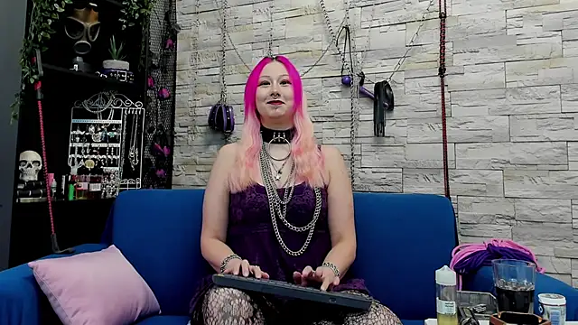 CruelMistress online show from December 15, 11:53 pm