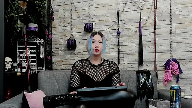 CruelMistress online show from January 18, 1:20 am