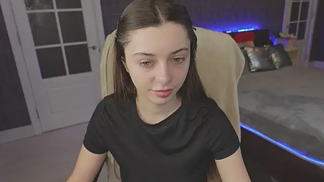 DinaCandy online show from February 13, 11:28 am