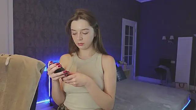 DinaCandy online show from February 14, 2:33 pm