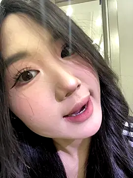 xyebobs online show from December 2, 2:01 pm