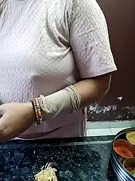 Snapshot of milf-kaira chatting on December 4, 1:58 am milf-kaira online show from December 4, 1:58 am