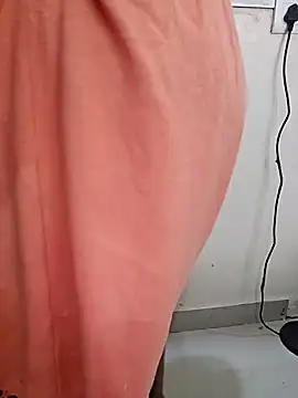 Snapshot of milf-kaira chatting on December 5, 5:04 am milf-kaira online show from December 5, 5:04 am