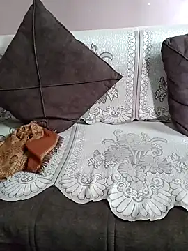 Snapshot of milf-kaira chatting on December 13, 9:13 am milf-kaira online show from December 13, 9:13 am