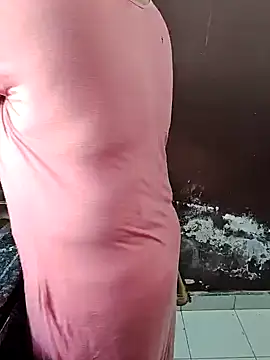 Snapshot of milf-kaira chatting on December 17, 3:17 am milf-kaira online show from December 17, 3:17 am