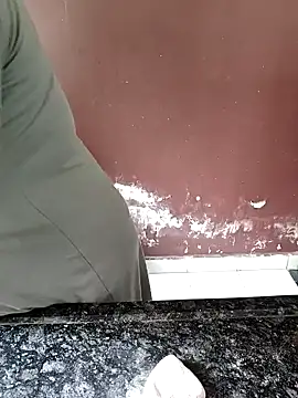 Snapshot of milf-kaira chatting on December 21, 9:33 am milf-kaira online show from December 21, 9:33 am