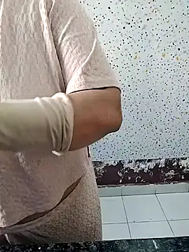 Snapshot of milf-kaira chatting on January 9, 3:15 am milf-kaira online show from January 9, 3:15 am