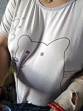 Snapshot of milf-kaira chatting on March 3, 3:08 am milf-kaira online show from March 3, 3:08 am