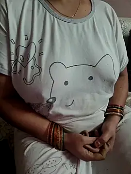 Snapshot of milf-kaira chatting on November 6, 4:41 pm milf-kaira online show from November 6, 4:41 pm