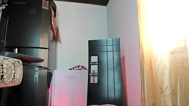 Snapshot of Little_aphrodite chatting on March 26, 3:28 pm Little aphrodite online show from March 26, 3:28 pm