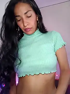 Snapshot of chloewildd_ chatting on April 11, 1:26 pm chloewildd online show from April 11, 1:26 pm
