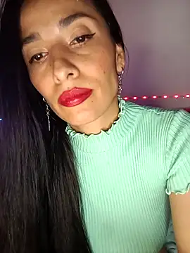 Snapshot of chloewildd_ chatting on May 10, 10:26 pm chloewildd online show from May 10, 10:26 pm