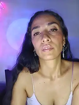 Snapshot of chloewildd_ chatting on May 31, 12:08 am chloewildd online show from May 31, 12:08 am