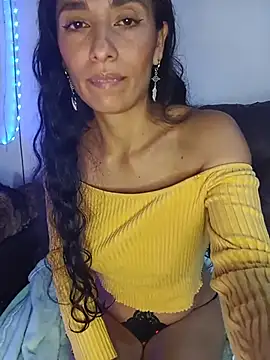 Snapshot of chloewildd_ chatting on June 7, 11:19 pm chloewildd online show from June 7, 11:19 pm