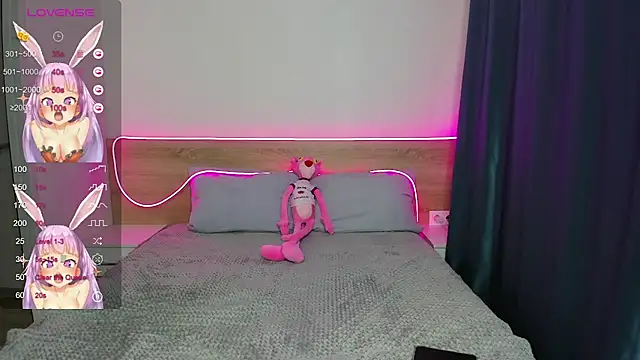 Kitty Aurora online show from December 6, 3:55 pm