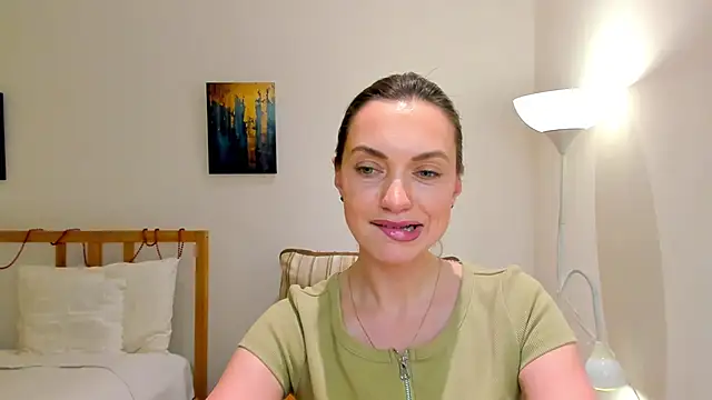 Snapshot of LovelyeeMia chatting on January 3, 1:58 pm LovelyeeMia online show from January 3, 1:58 pm