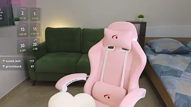 Eveleen Soleen online show from December 5, 10:23 pm