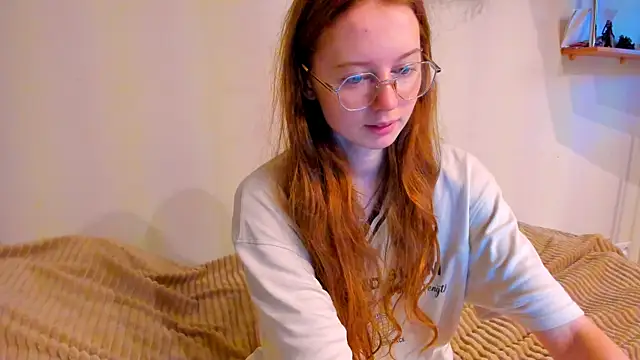 Fire Luna online show from December 2, 4:40 am