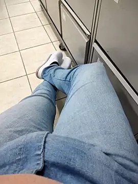 gatmoreno1 online show from October 11, 2:37 pm