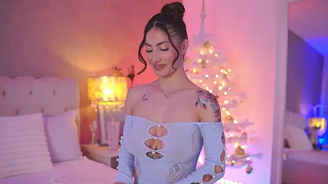 OhhAisha online show from January 7, 9:01 am