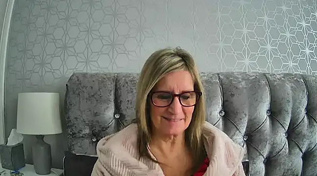 Additive Mature Linda online show from December 16, 10:50 am