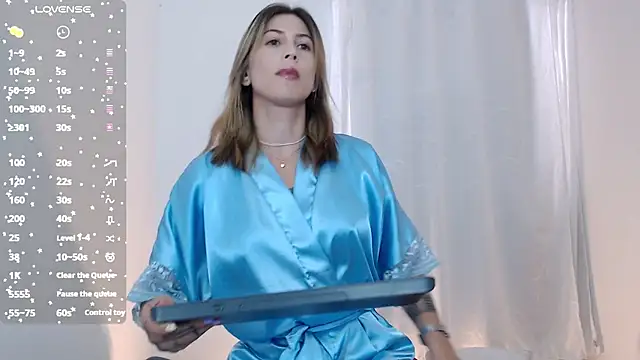 Susana Rios11 online show from April 9, 2:00 pm