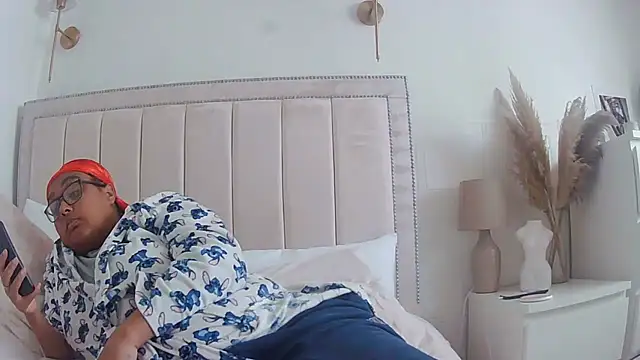 Snapshot of vanilla_chocolate23 chatting on September 29, 3:39 pm vanilla chocolate23 online show from September 29, 3:39 pm