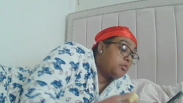 Snapshot of vanilla_chocolate23 chatting on October 3, 9:06 am vanilla chocolate23 online show from October 3, 9:06 am