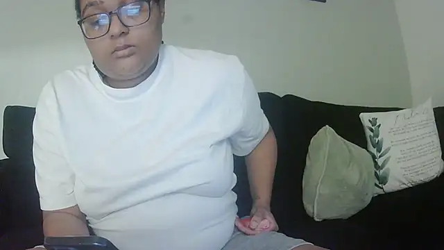 Snapshot of vanilla_chocolate23 chatting on October 10, 6:34 am vanilla chocolate23 online show from October 10, 6:34 am