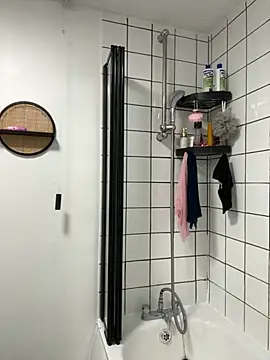 Snapshot of vanilla_chocolate23 chatting on October 17, 2:19 pm vanilla chocolate23 online show from October 17, 2:19 pm