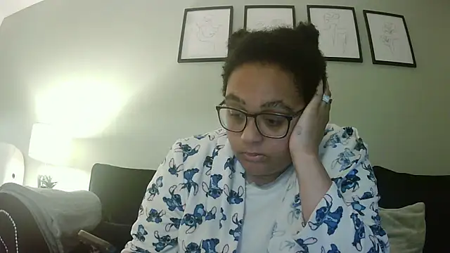 Snapshot of vanilla_chocolate23 chatting on October 20, 6:58 am vanilla chocolate23 online show from October 20, 6:58 am