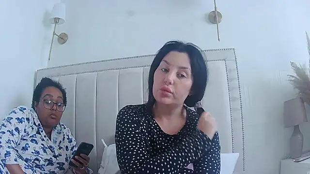 Snapshot of vanilla_chocolate23 chatting on October 26, 11:05 am vanilla chocolate23 online show from October 26, 11:05 am