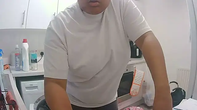 Snapshot of vanilla_chocolate23 chatting on November 2, 10:39 am vanilla chocolate23 online show from November 2, 10:39 am